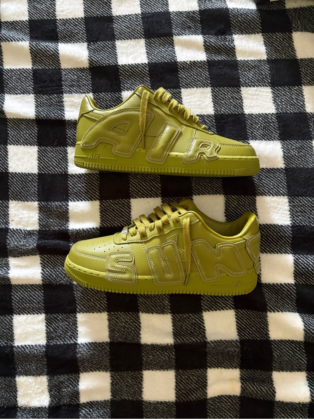 Nike Kids Olive Green 'AIR' Embossed Letter Sneakers